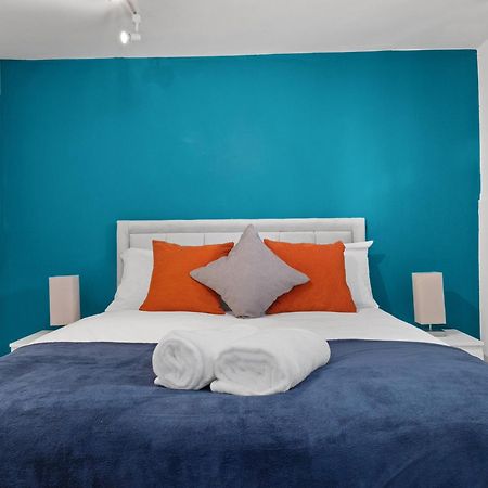High Wycombe Apartments Номер фото